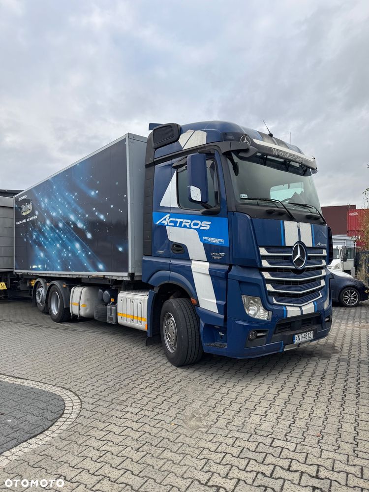 Mercedes-Benz Actros - 3