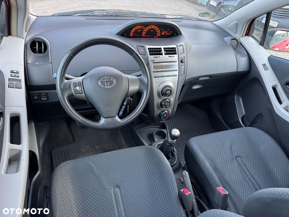 Toyota Yaris 1.0 Premium EU6 - 9