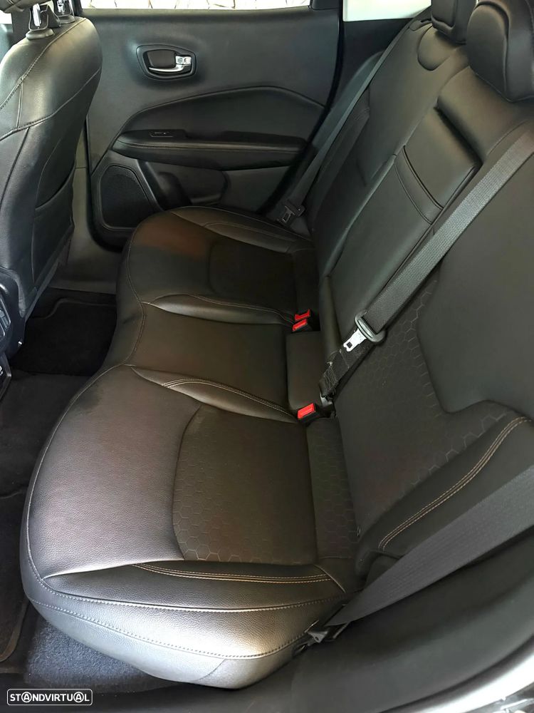 Jeep Compass 1.3 T Limited DCT - 12