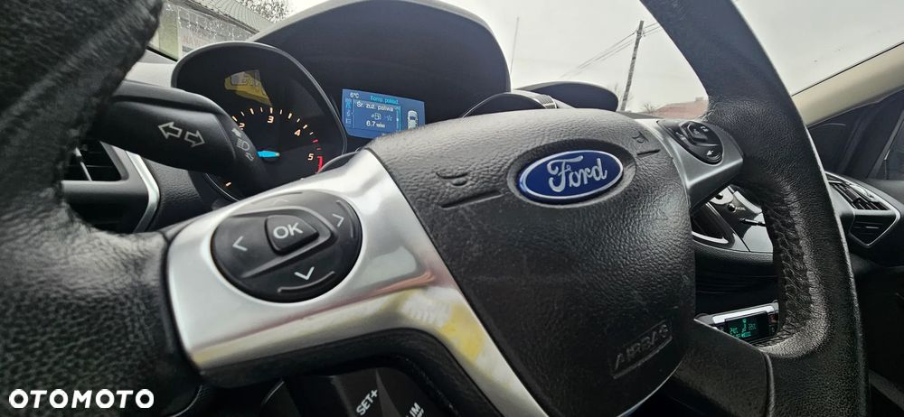 Ford Kuga 2.0 TDCi 2x4 Titanium - 13