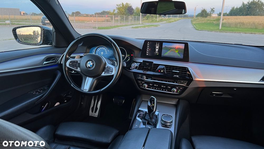 BMW Seria 5 520d xDrive M Sport sport - 8