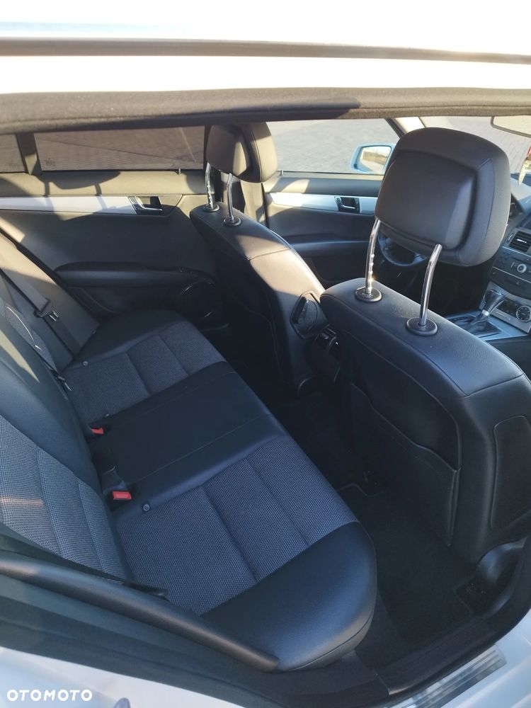 Mercedes-Benz Klasa C 180 CGI Automatik BlueEFFICIENCY Avantgarde - 8