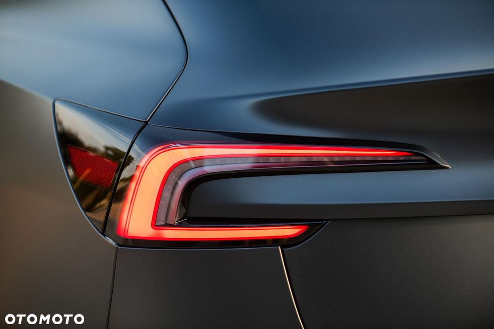 Tesla Model 3 - 15