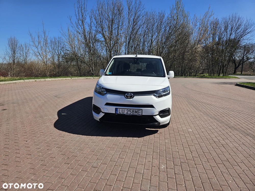 Toyota Proace City Verso 1.2 D-4T Family