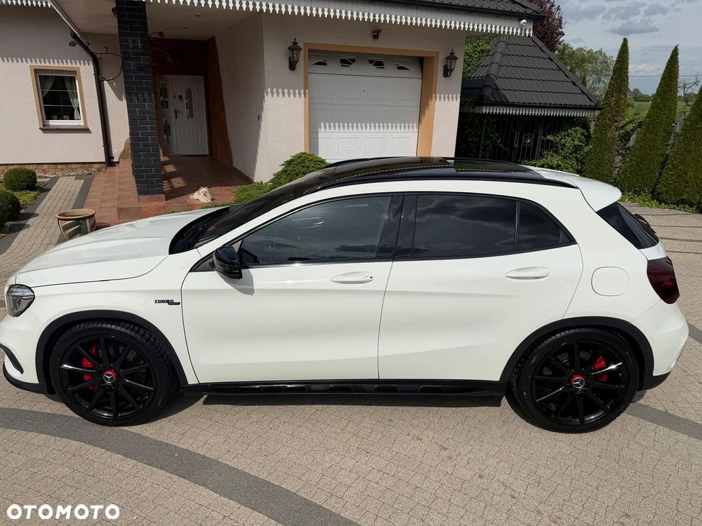 Mercedes-Benz GLA 45 AMG 4Matic 7G-DCT - 10