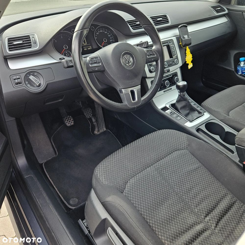 Volkswagen Passat 1.6 TDI Comfortline - 7