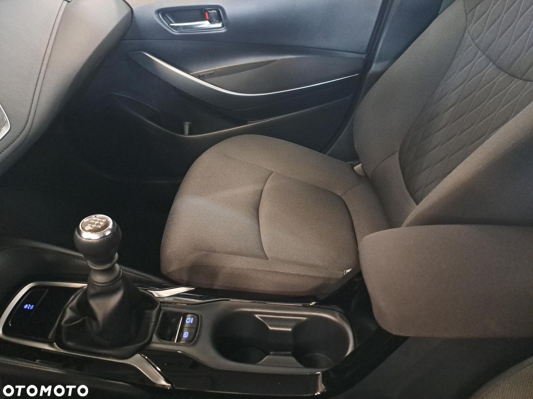 Toyota Corolla - 25