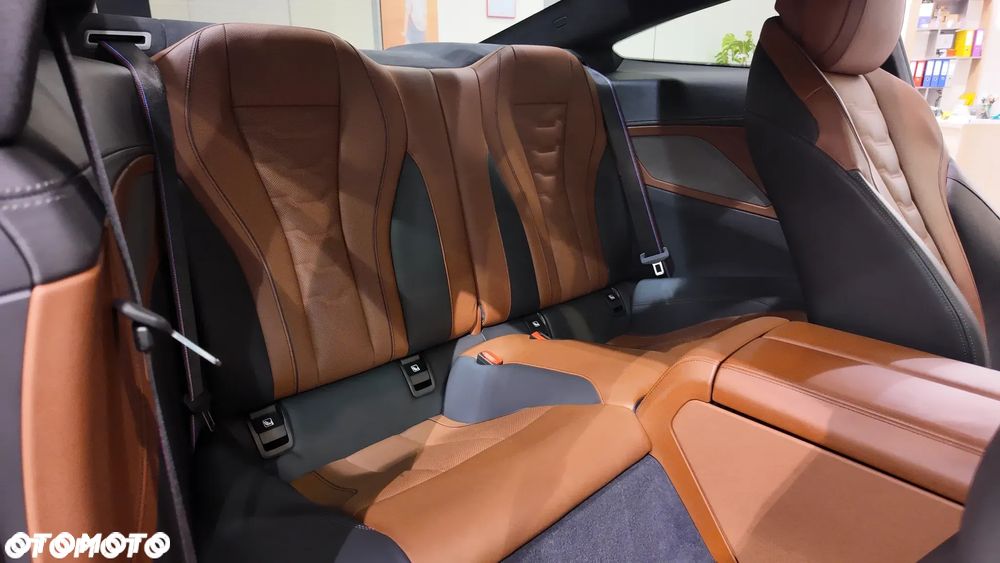 BMW Seria 8 M850i xDrive - 33