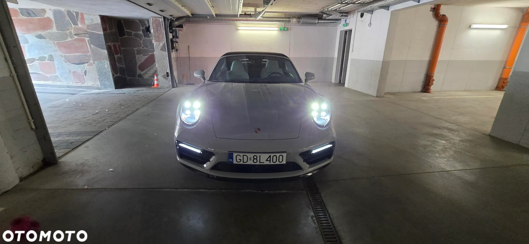 Porsche 911 Carrera Cabrio - 4