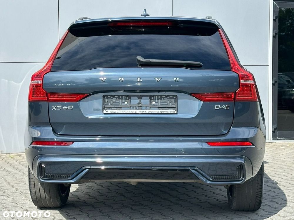Volvo XC 60 B4 D AWD Ultimate Dark - 12