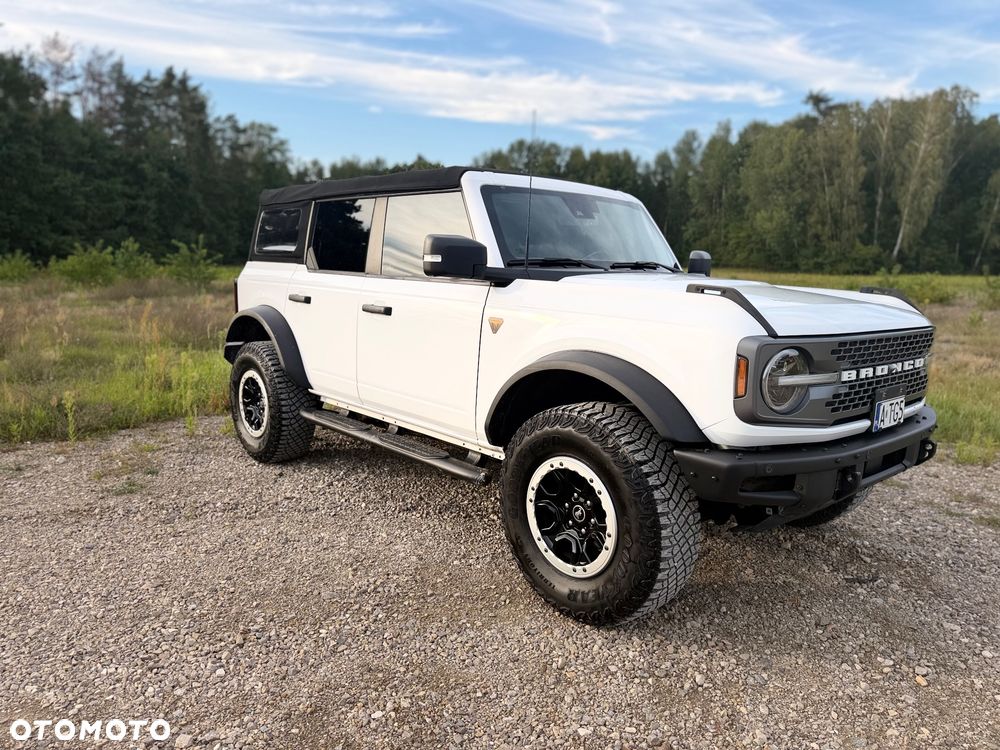 Ford Bronco - 2
