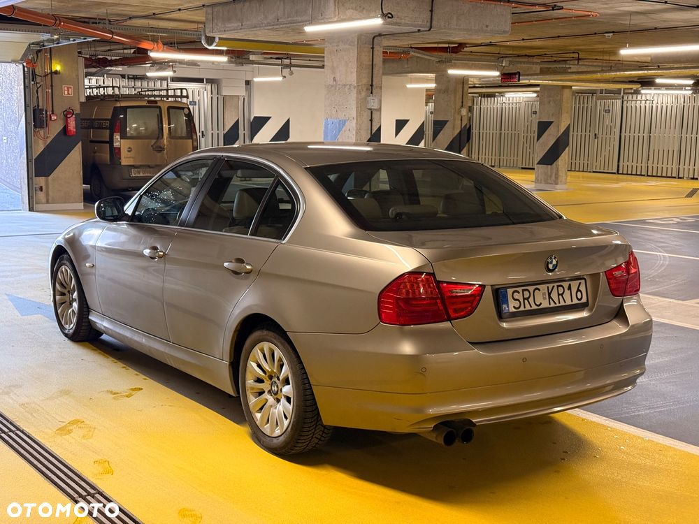 BMW Seria 3 325i - 20