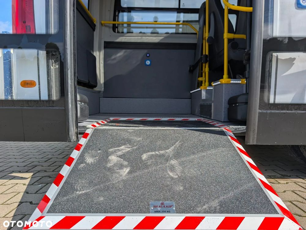 Mercedes-Benz Sprinter 517 - 13