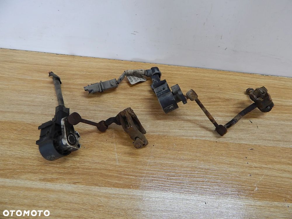 Czujnik poziomowania przód Citroen C5 x7 III 08-17 Łuków części - 1