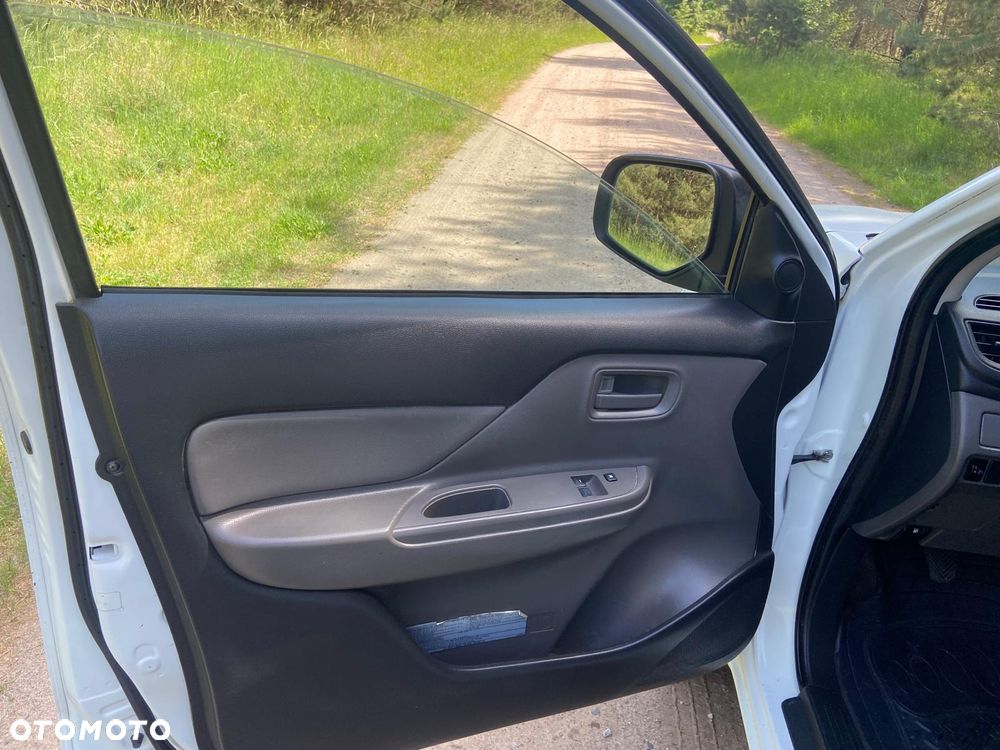 Mitsubishi L200 Pick Up 4x4 S&S Double Cab Basis - 17