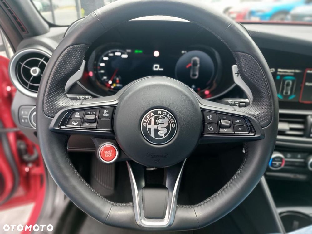 Alfa Romeo Giulia - 19