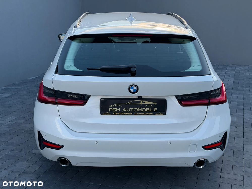 BMW Seria 3 318i Sport - 11