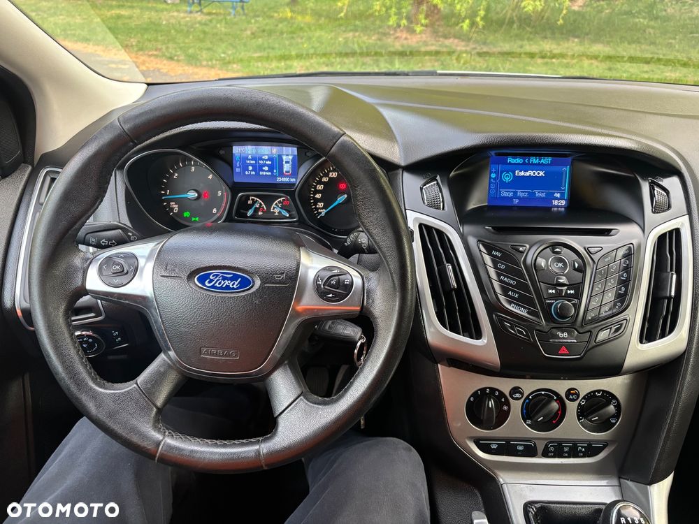 Ford Focus 1.6 TDCi DPF Start-Stopp-System SYNC Edition - 17