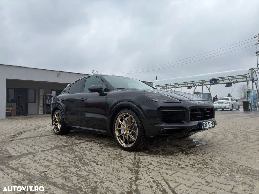 Porsche Cayenne - 1
