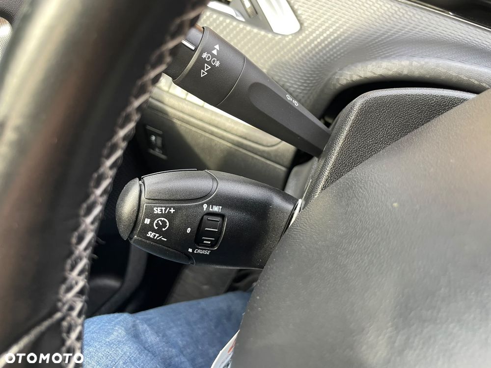 Peugeot 2008 - 13