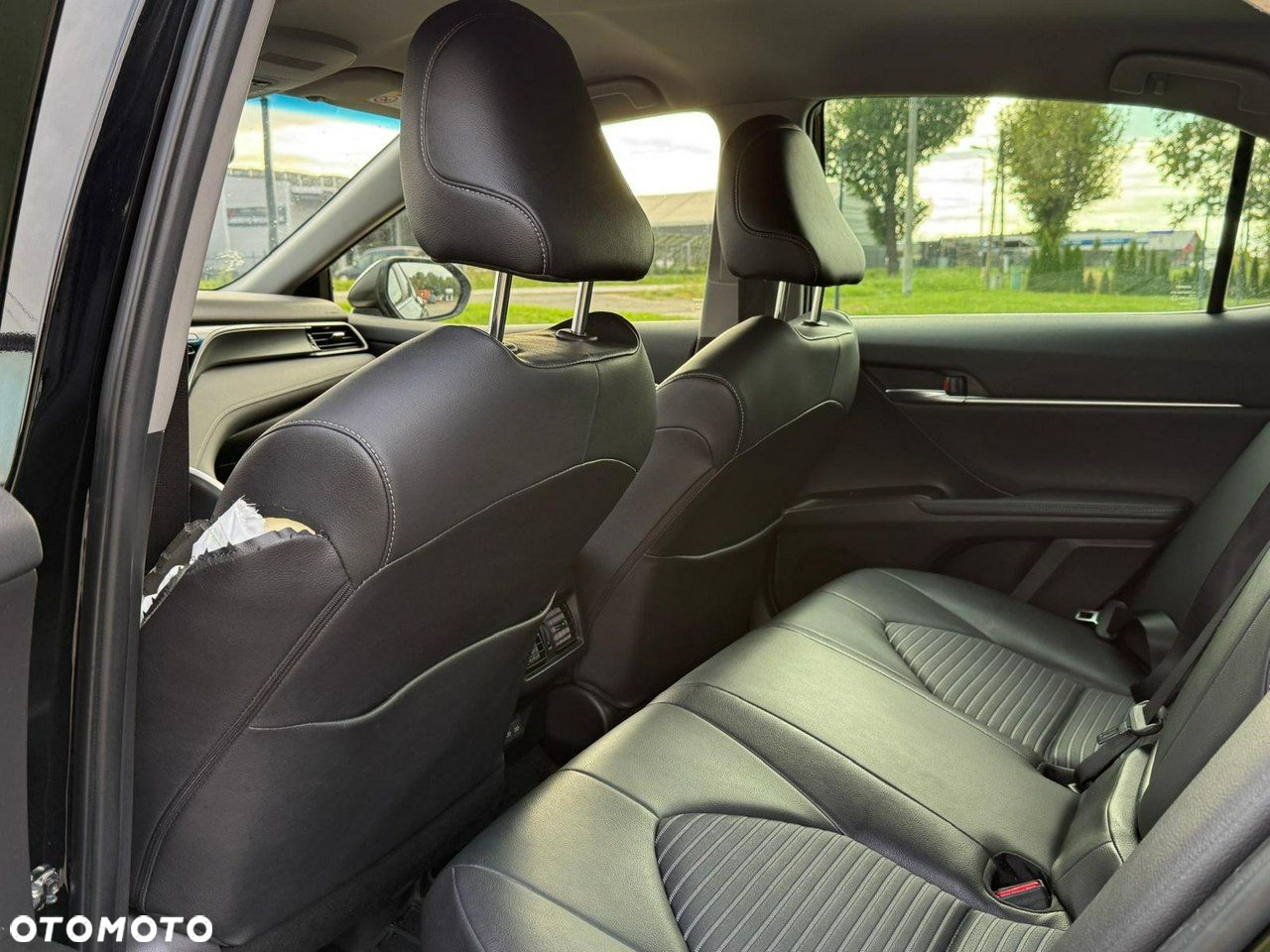 Toyota Camry - 14
