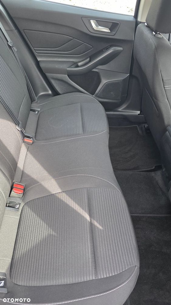 Ford Focus 1.0 EcoBoost Hybrid TITANIUM DESIGN - 10