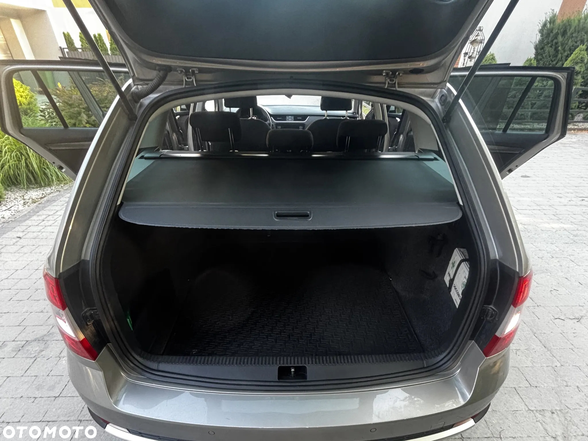 Skoda Octavia 2.0 TDI 4x4 Ambition DSG - 11