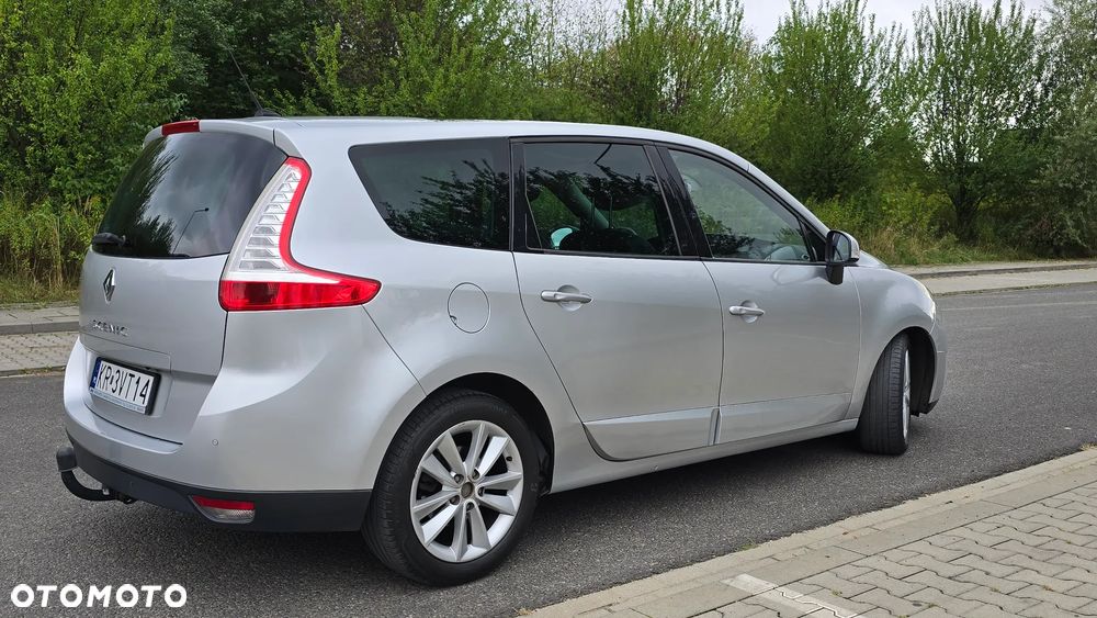 Renault Grand Scenic - 1