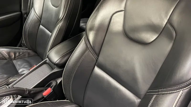 Volvo V40 2.0 D2 R-Design - 39