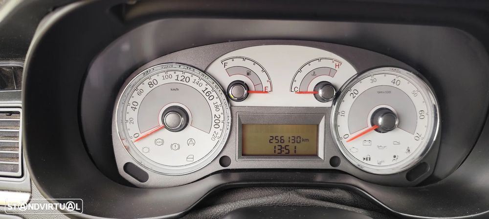 Fiat Linea 1.3 M-Jet Emotion - 18