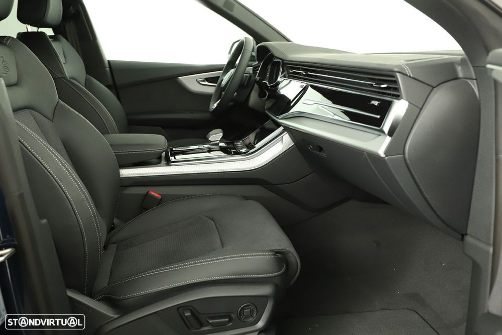Audi Q8 55 TFSIe quattro Tiptronic - 24