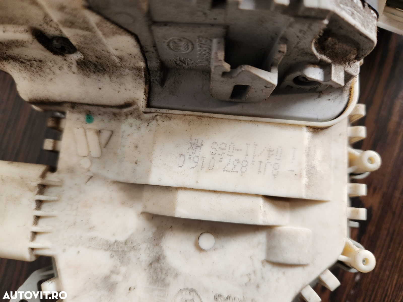 Broasca Blocator Incuietoare Usa Fata Spate Audi A4 B8 A5 Volan Stanga An 2007-2008-2009-2010-2011- - 9