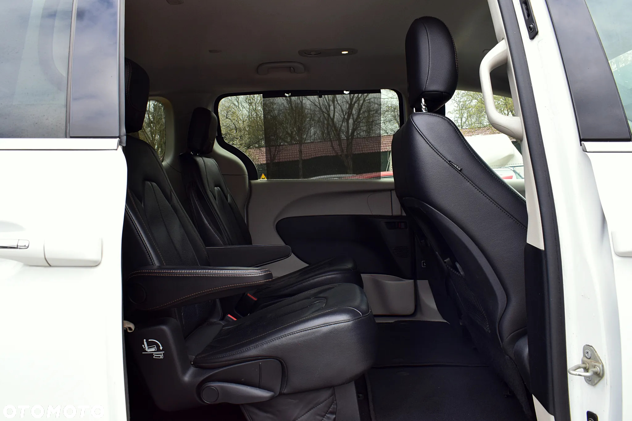 Chrysler Pacifica - 8