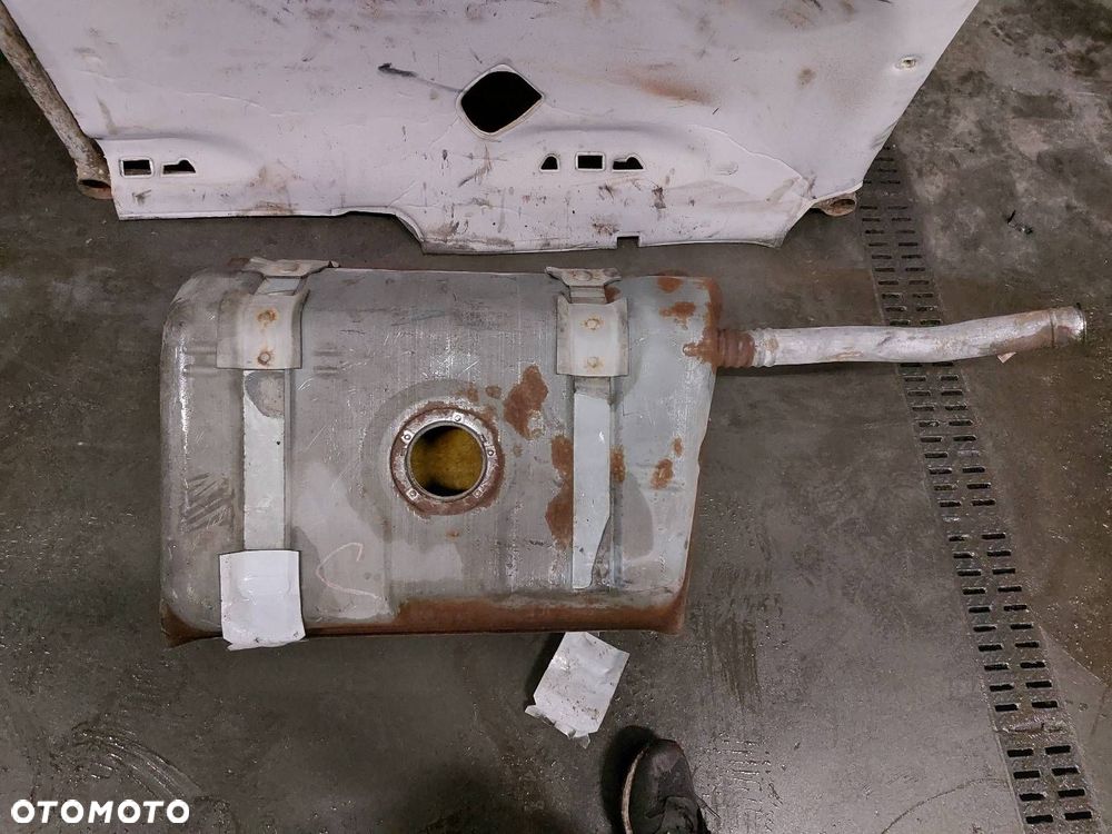 BAK ZBIORNIK PALIWA CHEVROLET CAMARO IV 3.4 V6 94r - 1