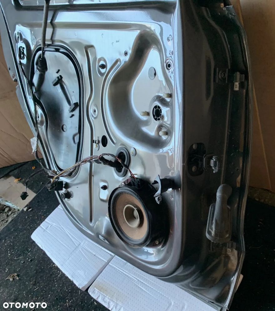 Drzwi lewy tył VW Polo V 6R  LD7R 2009- - 13