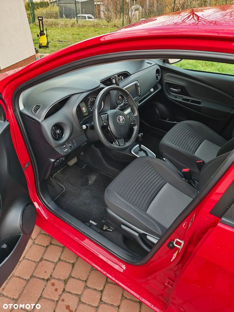 Toyota Yaris Hybrid 100 Premium - 15