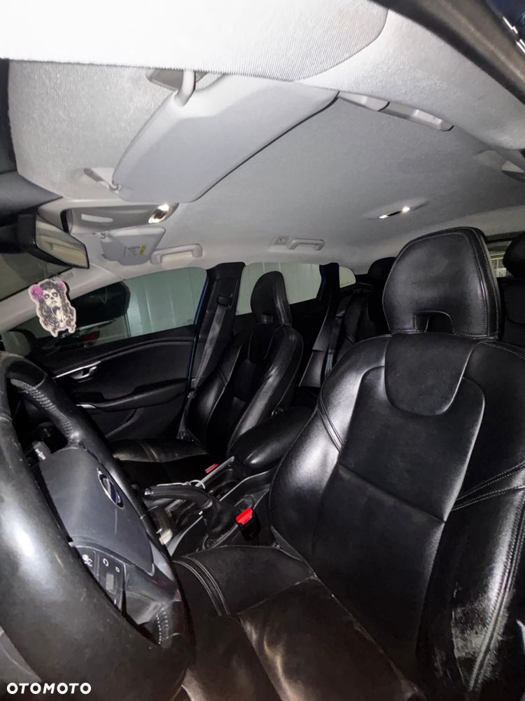 Volvo V40 D4 Drive-E Momentum - 11