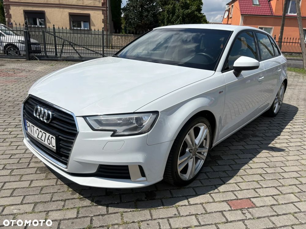 Audi A3 Sportback - 1
