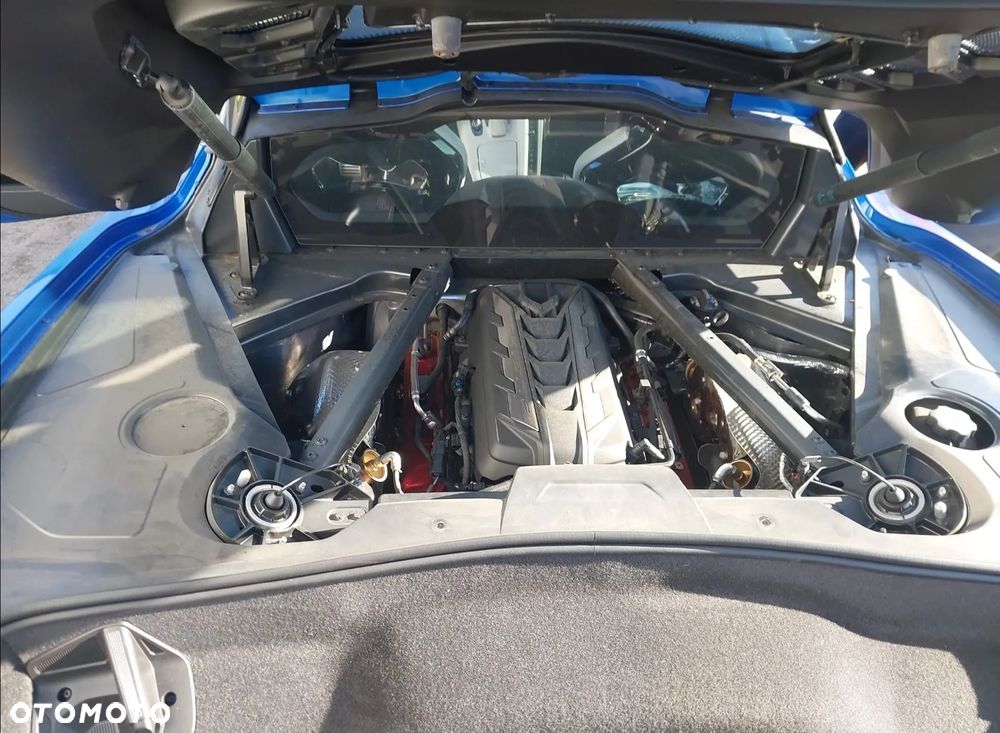Chevrolet Corvette - 12