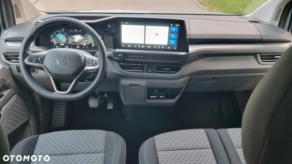 Volkswagen Caravelle - 10