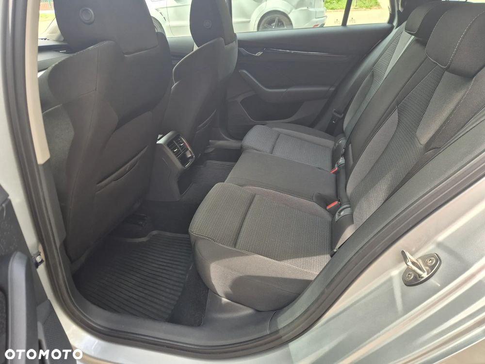 Skoda Octavia 2.0 TDI Ambition - 9