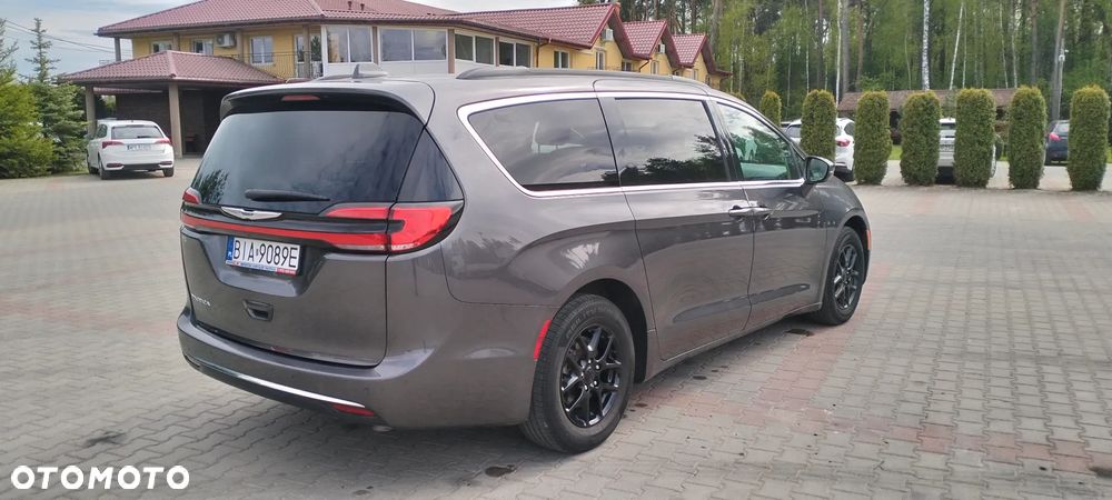 Chrysler Pacifica - 6