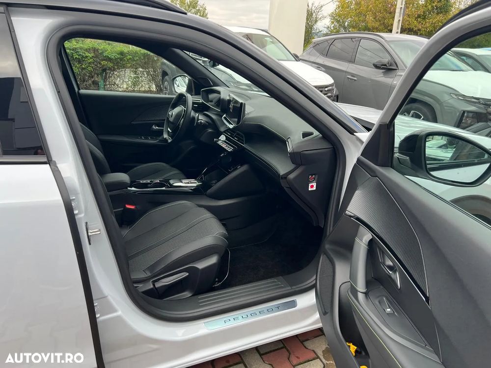 Peugeot 2008 Hybrid 136 e-DSC GT - 10