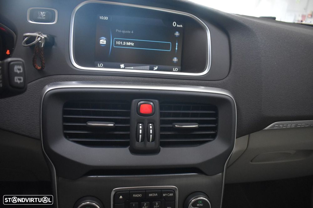 Volvo V40 Cross Country 1.6 D2 Summum - 28