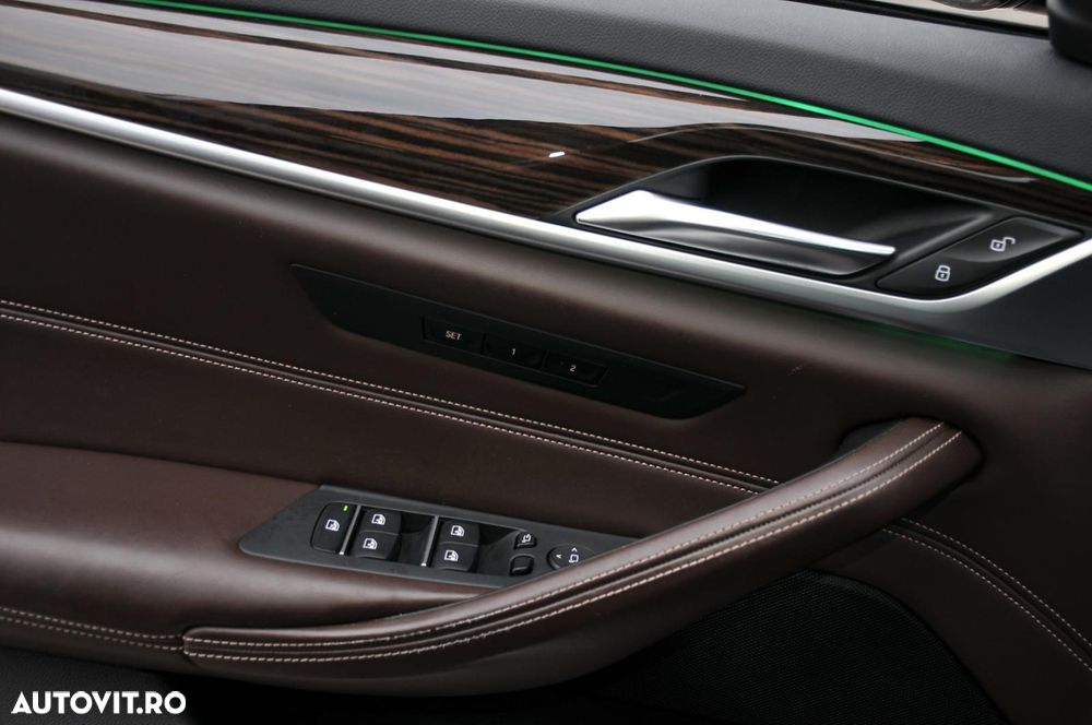 BMW Seria 5 530d xDrive Aut. Sport Line - 11