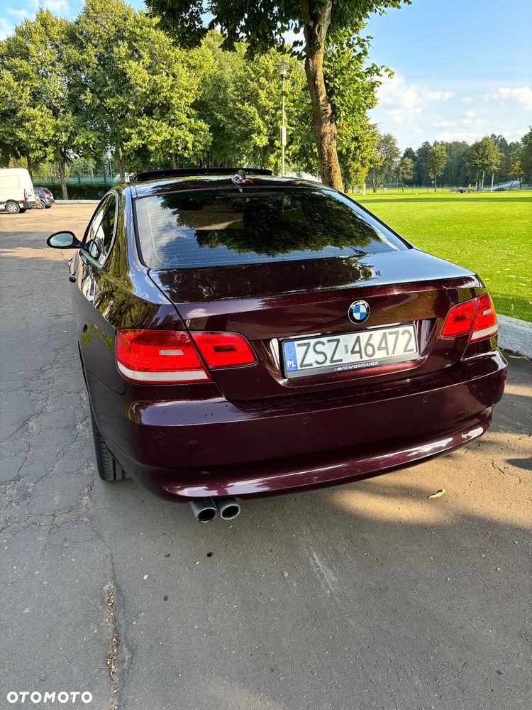 BMW Seria 3 325xi Coupe - 6