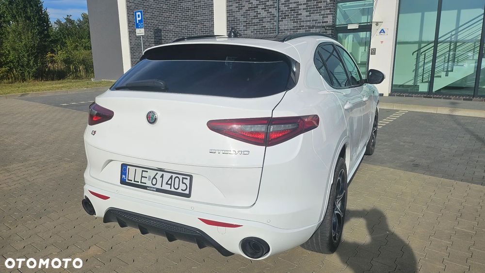 Alfa Romeo Stelvio 2.0 Turbo 16V AT8-Q4 Ti - 3