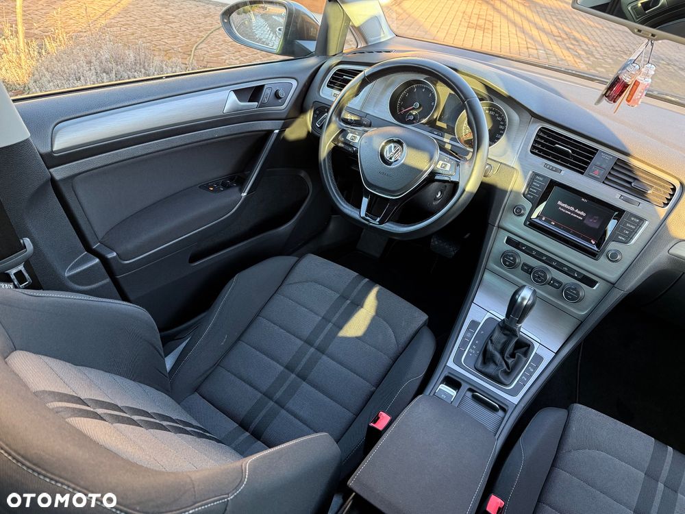 Volkswagen Golf 1.2 TSI DSG Comfortline - 23