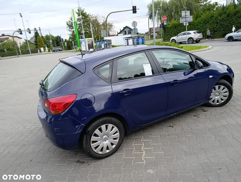 Opel Astra - 8
