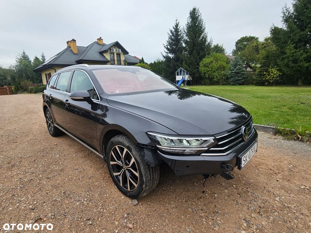Volkswagen Passat - 1